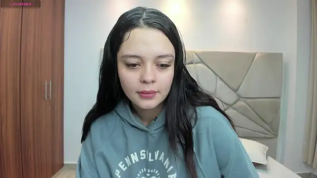 Bella-hadiid online show from January 2025 11:15:02 AM