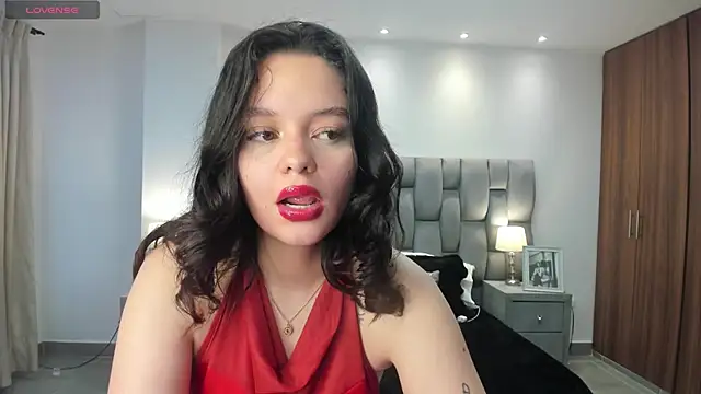 Bella-hadiid online show from February 2025 11:45:02 AM