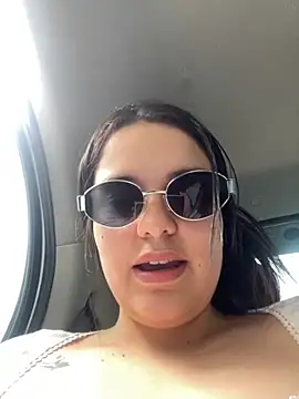 Bella-hadiid online show from September 2025 05:25:01 PM