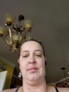 Snapshot of Shelly_hotwife chatting on December 2024 06:46:02 PM Shelly hotwife online show from December 2024 06:46:02 PM