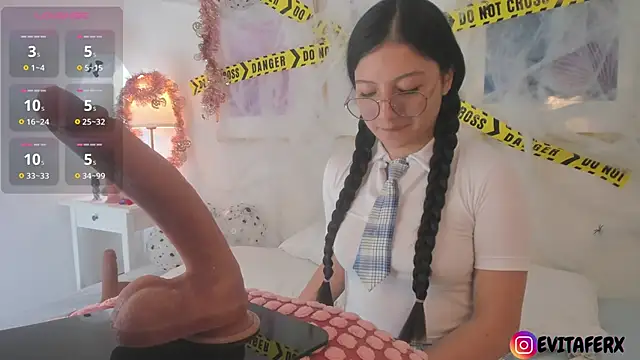 Eva depp online show from November 2025 03:36:01 PM