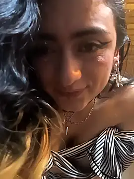 Lila Desiree online show from December 2024 04:58:02 AM