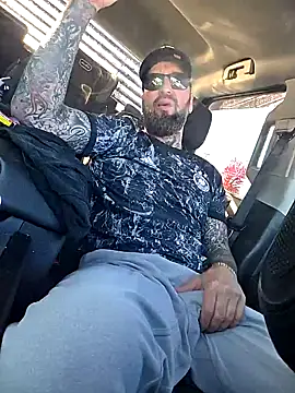 Beardedtattood online show from October 2025 01:44:01 PM