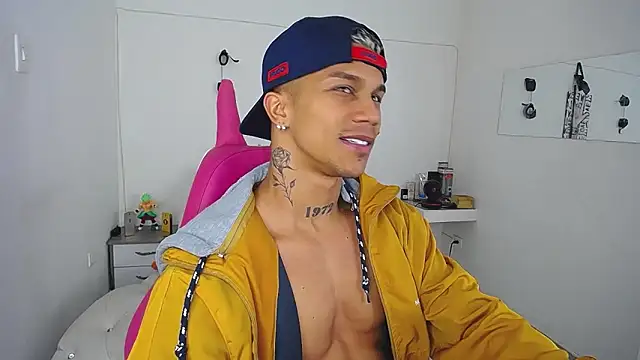 Snapshot of Leonard_Price chatting on October 2025 07:50:02 AM Leonard Price online show from October 2025 07:50:02 AM