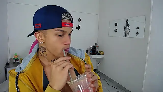 Snapshot of Leonard_Price chatting on October 2025 08:11:02 AM Leonard Price online show from October 2025 08:11:02 AM