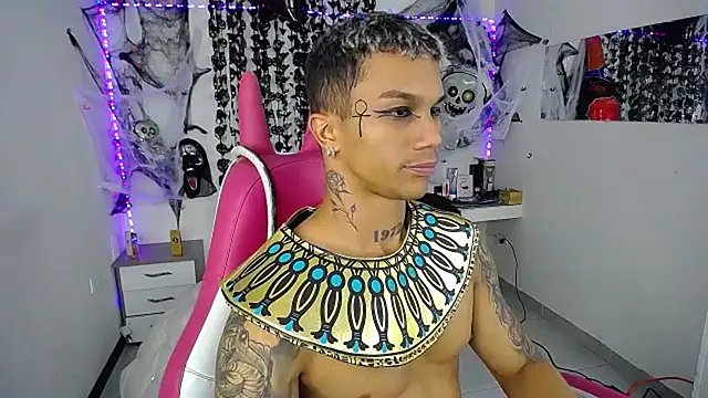 Snapshot of Leonard_Price chatting on October 2025 02:56:01 AM Leonard Price online show from October 2025 02:56:01 AM