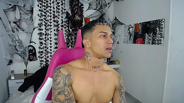 Snapshot of Leonard_Price chatting on November 2025 07:51:01 AM Leonard Price online show from November 2025 07:51:01 AM