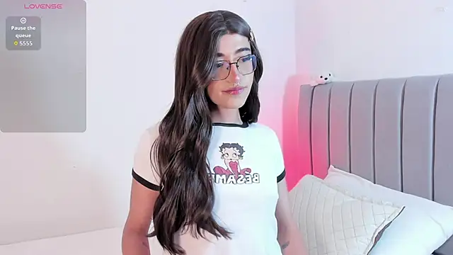 Lararose01 online show from November 2025 04:22:02 AM