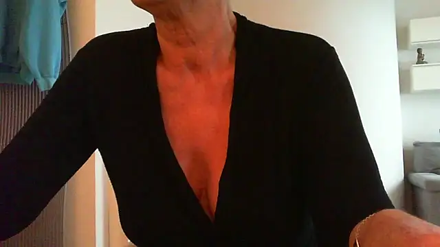 Snapshot of __Angel78__ chatting on October 2025 01:31:02 PM Angel78 online show from October 2025 01:31:02 PM