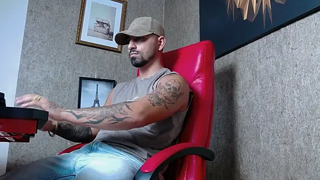 NigelBoydXXX online show from December 2024 07:00:01 PM