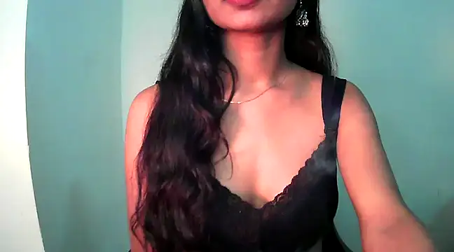 Snapshot of RIYAA_2 chatting on January 2025 11:04:02 PM RIYAA 2 online show from January 2025 11:04:02 PM
