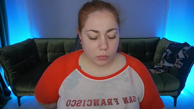 Kittywakee online show from September 2025 08:14:01 PM