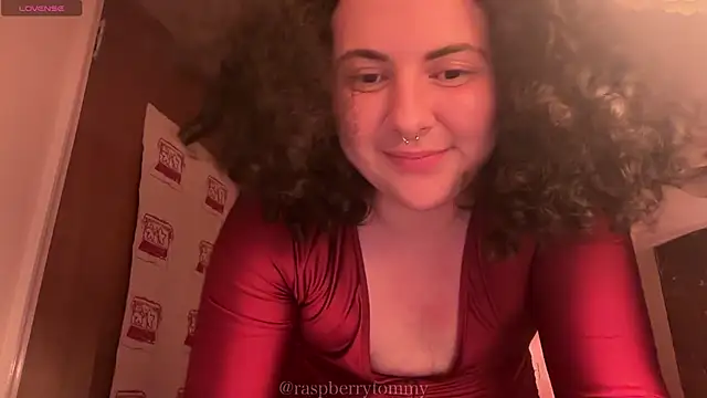 Snapshot of RaspberryTommyFTM chatting on October 2025 03:56:01 AM RaspberryTommyFTM online show from October 2025 03:56:01 AM