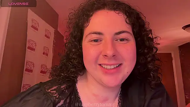 Snapshot of RaspberryTommyFTM chatting on December 2025 08:48:02 PM RaspberryTommyFTM online show from December 2025 08:48:02 PM