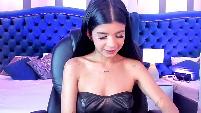 Violet Grace online show from October 2025 04:19:02 PM