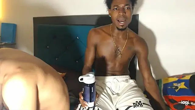 Snapshot of jaycolinss chatting on February 2025 09:33:01 AM jaycolinss online show from February 2025 09:33:01 AM