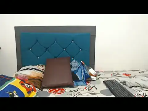 Snapshot of jaycolinss chatting on February 2025 01:11:01 AM jaycolinss online show from February 2025 01:11:01 AM