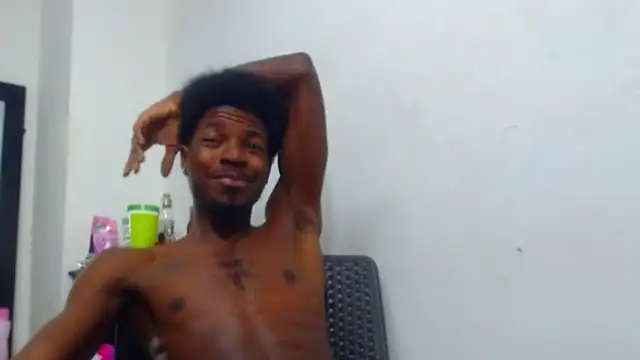 Snapshot of jaycolinss chatting on October 2025 10:23:02 PM jaycolinss online show from October 2025 10:23:02 PM