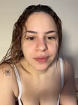 Snapshot of AgnesCampp chatting on October 2025 05:55:02 PM AgnesCampp online show from October 2025 05:55:02 PM