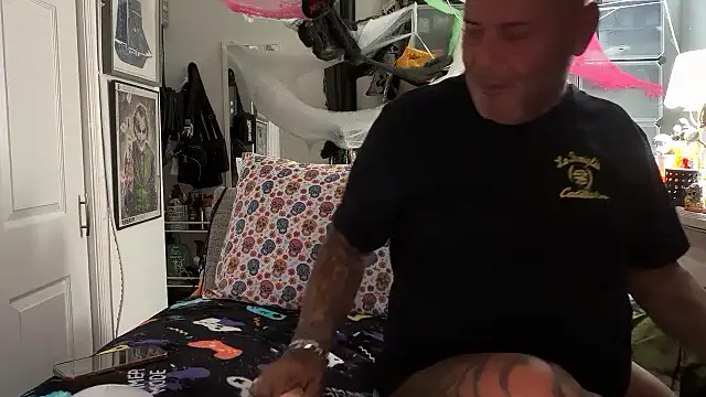 joeytatts66 online show from October 2025 01:46:01 AM