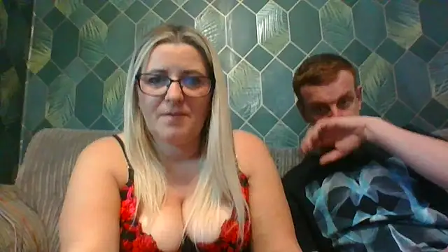 Snapshot of SweetXCandyX chatting on November 2025 07:40:02 PM SweetXCandyX online show from November 2025 07:40:02 PM