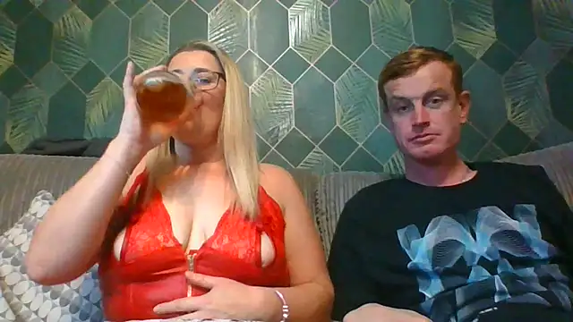 Snapshot of SweetXCandyX chatting on November 2025 07:27:01 PM SweetXCandyX online show from November 2025 07:27:01 PM