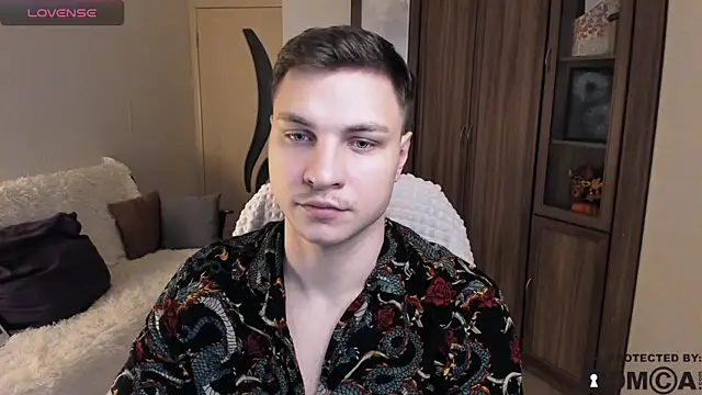 handsome guy01 online show from October 2025 06:56:02 AM