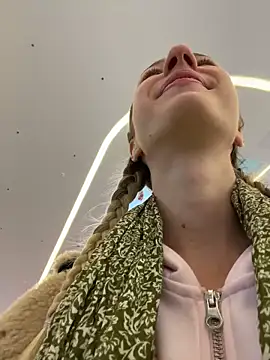 Lia  Love online show from October 2025 12:05:01 PM