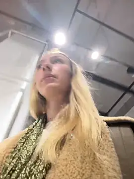 Lia  Love online show from October 2025 12:20:01 PM