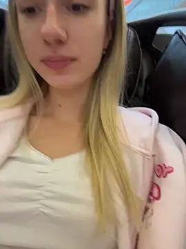 Lia  Love online show from November 2025 12:17:01 PM