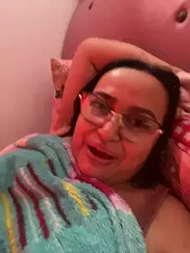 GiaNahomi online show from January 2025 01:58:01 PM