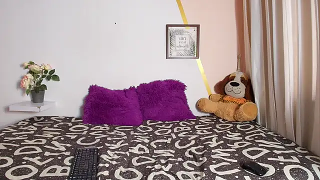 Snapshot of Angel_shiny chatting on October 2025 07:05:02 PM Angel shiny online show from October 2025 07:05:02 PM