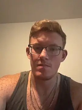 freckledginger369 online show from December 2025 09:32:02 PM