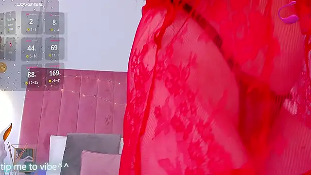 Snapshot of Mayzzie chatting on February 2025 09:09:01 PM Mayzzie online show from February 2025 09:09:01 PM