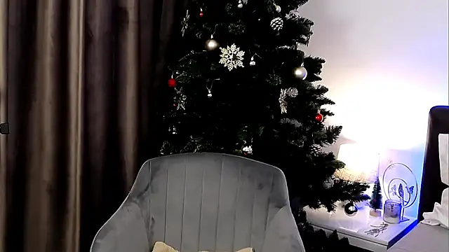 Snapshot of AveryWillow chatting on December 2024 02:22:02 PM AveryWillow online show from December 2024 02:22:02 PM