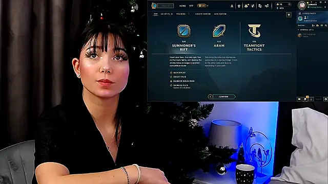 Snapshot of AveryWillow chatting on December 2024 04:41:01 PM AveryWillow online show from December 2024 04:41:01 PM
