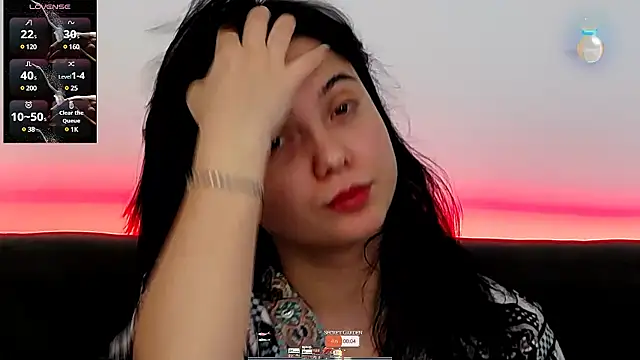 Snapshot of AveryWillow chatting on January 2025 10:48:01 PM AveryWillow online show from January 2025 10:48:01 PM