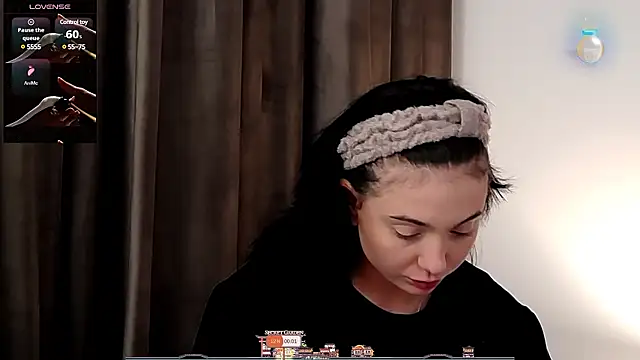 Snapshot of AveryWillow chatting on January 2025 04:14:02 PM AveryWillow online show from January 2025 04:14:02 PM
