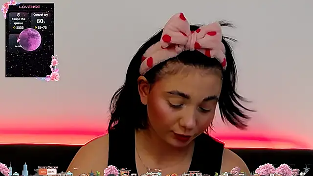 Snapshot of AveryWillow chatting on February 2025 01:43:02 PM AveryWillow online show from February 2025 01:43:02 PM