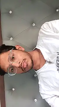 Snapshot of skinnyyyyyyyyy chatting on January 2025 07:04:02 AM skinnyyyyyyyyy online show from January 2025 07:04:02 AM