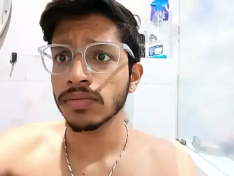 Snapshot of skinnyyyyyyyyy chatting on February 2025 03:01:02 AM skinnyyyyyyyyy online show from February 2025 03:01:02 AM