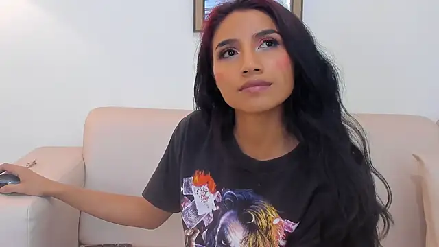 naomiii   online show from December 2024 02:43:02 AM