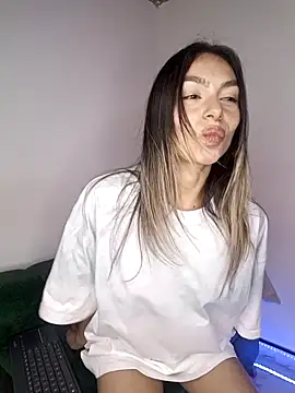 Snapshot of Karolgood3 chatting on September 2025 04:35:01 AM Karolgood3 online show from September 2025 04:35:01 AM