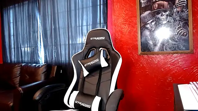 Snapshot of daddy_girl88 chatting on October 2025 04:57:02 PM daddy girl88 online show from October 2025 04:57:02 PM