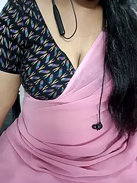 Snapshot of Yours_Radika chatting on January 2025 06:09:02 PM Yours Radika online show from January 2025 06:09:02 PM