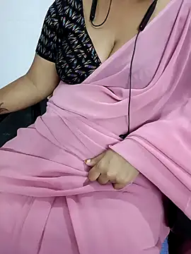 Snapshot of Yours_Radika chatting on February 2025 07:52:02 PM Yours Radika online show from February 2025 07:52:02 PM