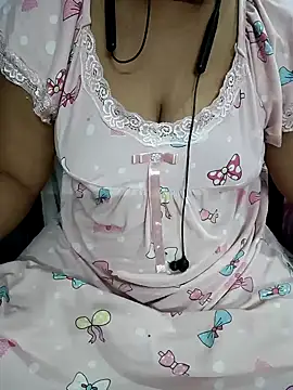 Snapshot of Yours_Radika chatting on February 2025 01:34:02 AM Yours Radika online show from February 2025 01:34:02 AM