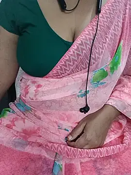 Snapshot of Yours_Radika chatting on February 2025 03:05:02 PM Yours Radika online show from February 2025 03:05:02 PM