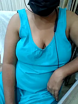 Snapshot of Yours_Radika chatting on February 2025 08:09:01 PM Yours Radika online show from February 2025 08:09:01 PM