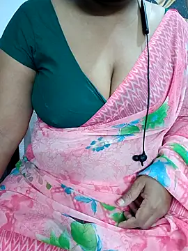 Snapshot of Yours_Radika chatting on March 2025 05:24:02 PM Yours Radika online show from March 2025 05:24:02 PM